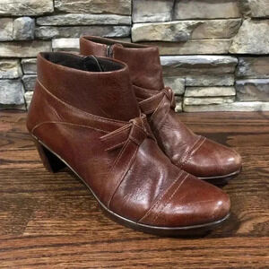 Naot Brown Leather Ankle Side Zip Boots Bootie Bow Vistoso Women Sz 7.5-8, 38.5